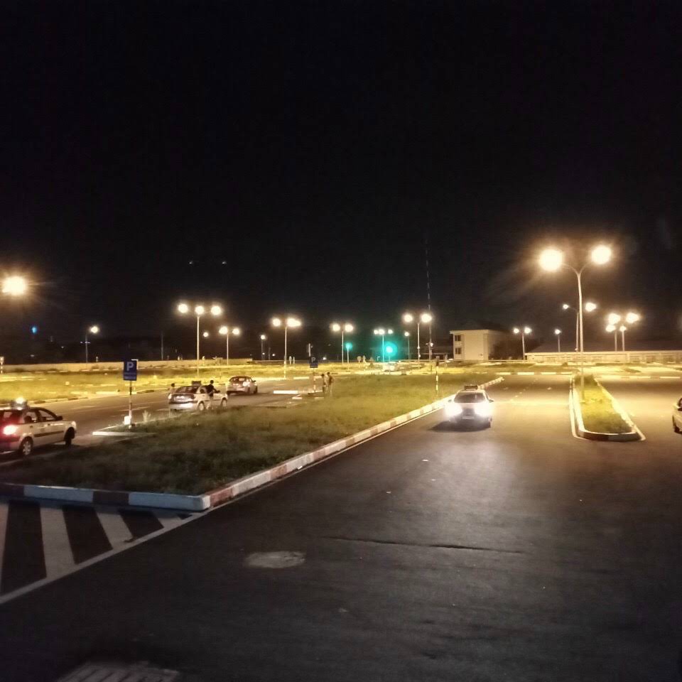 học viên bước xuống xe sau khi hoàn thành buổi thực hành lái xe tại đồng nai